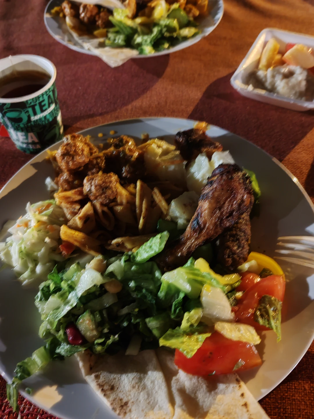 Очень хорошая экскурсия. Все есть и пустыня, и верблюды (правда 5 минут). Описание полностью соответствует. Ужин