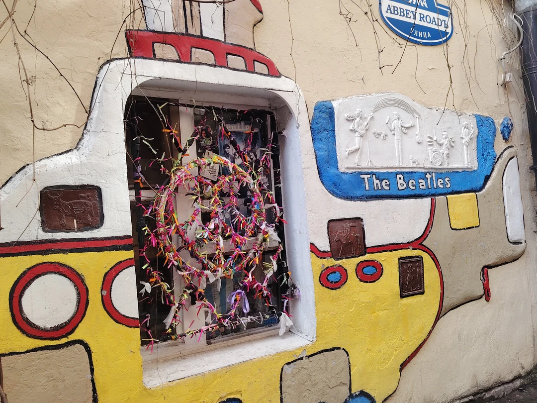 Добрый вечер. Сегодня побывали на экскурсии "Креативный Петербург на" Мини Купере". Для меня такое мероприятие проходило