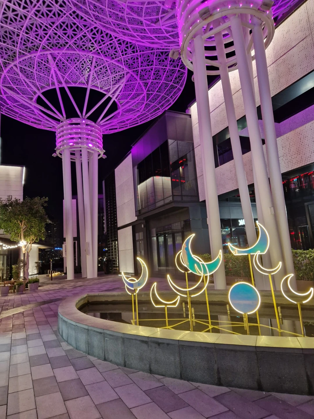 Провели прекрасный день в Абу даби. Много интересной информации узнали от гидов. Посмотрели достопримечательности. Удобный транспорт