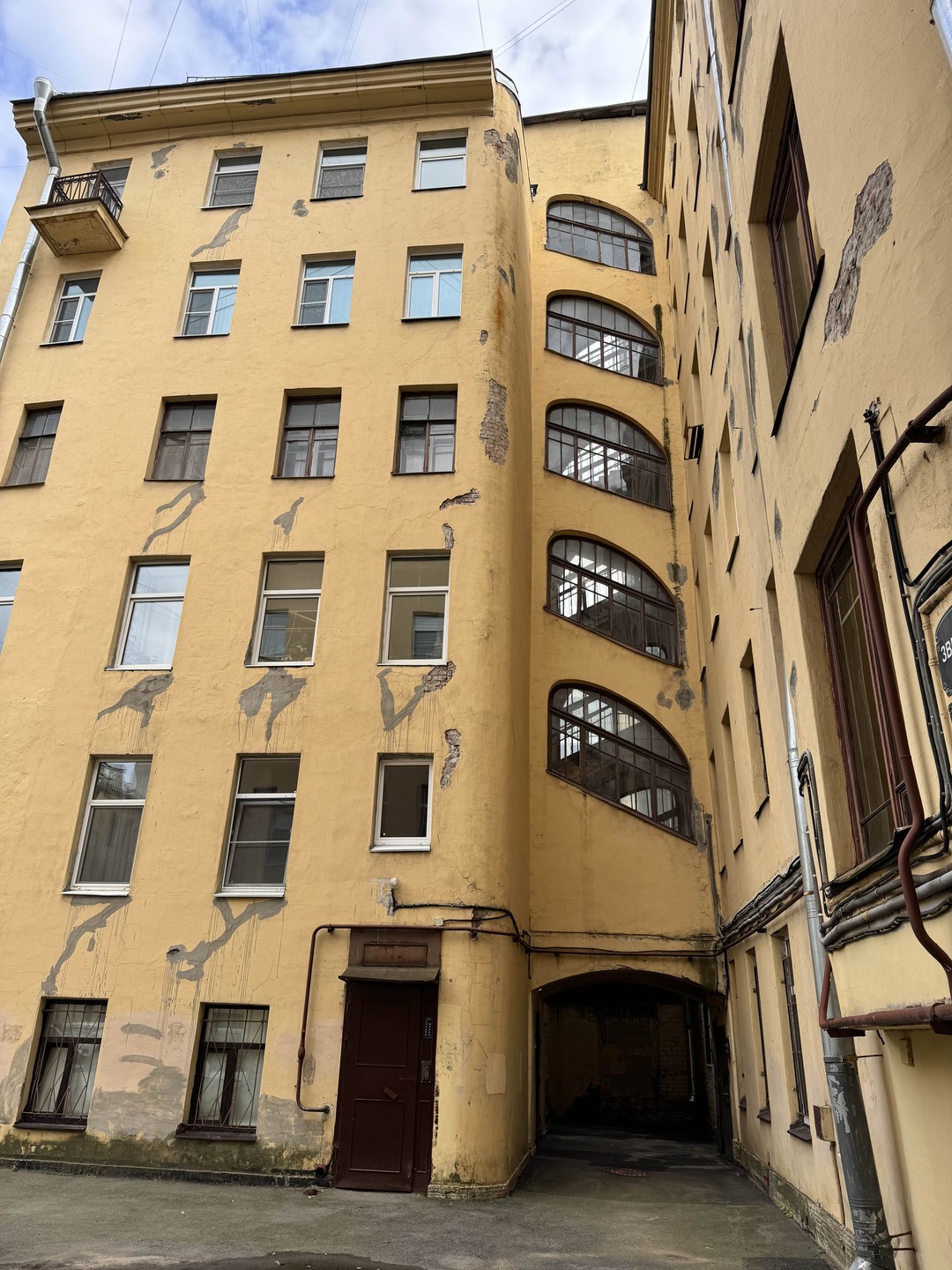 В поисках самого яркого двора Петербурга (Светлана)