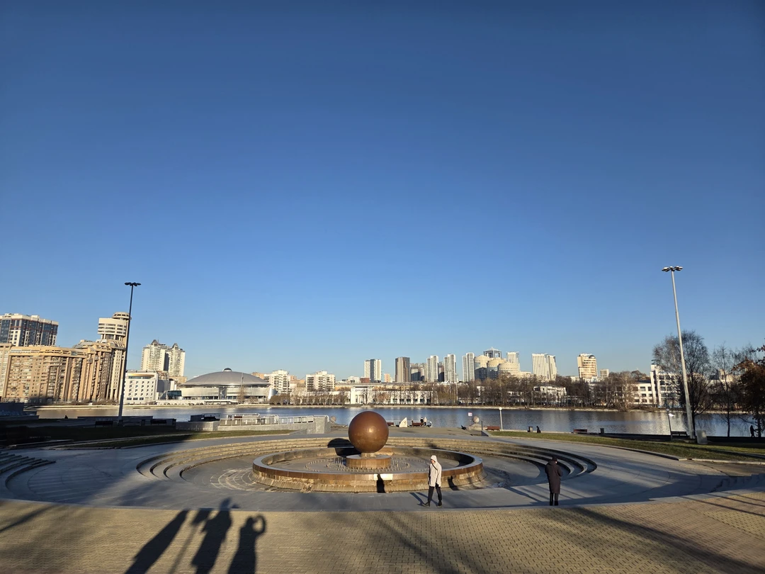 Большое спасибо Владимиру! Очень понравились истории, маршрут. Хорошо подобраны цитаты к маршруту. Гид очень располагает к