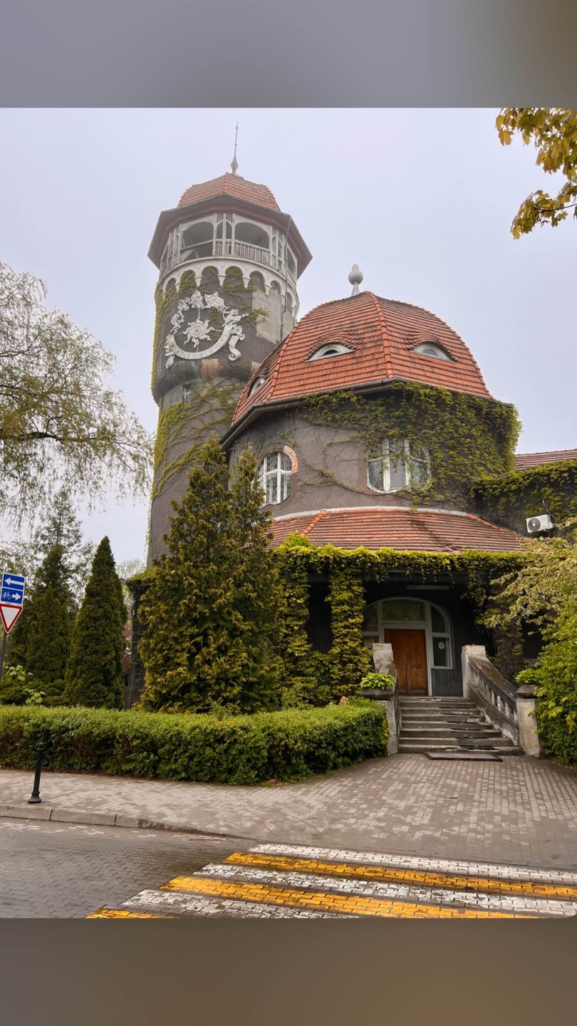 Была на экскурсии с Ларисой Ивановной. Замечательный гид, с огромным познанием мест. Рассказывала интересные факты и