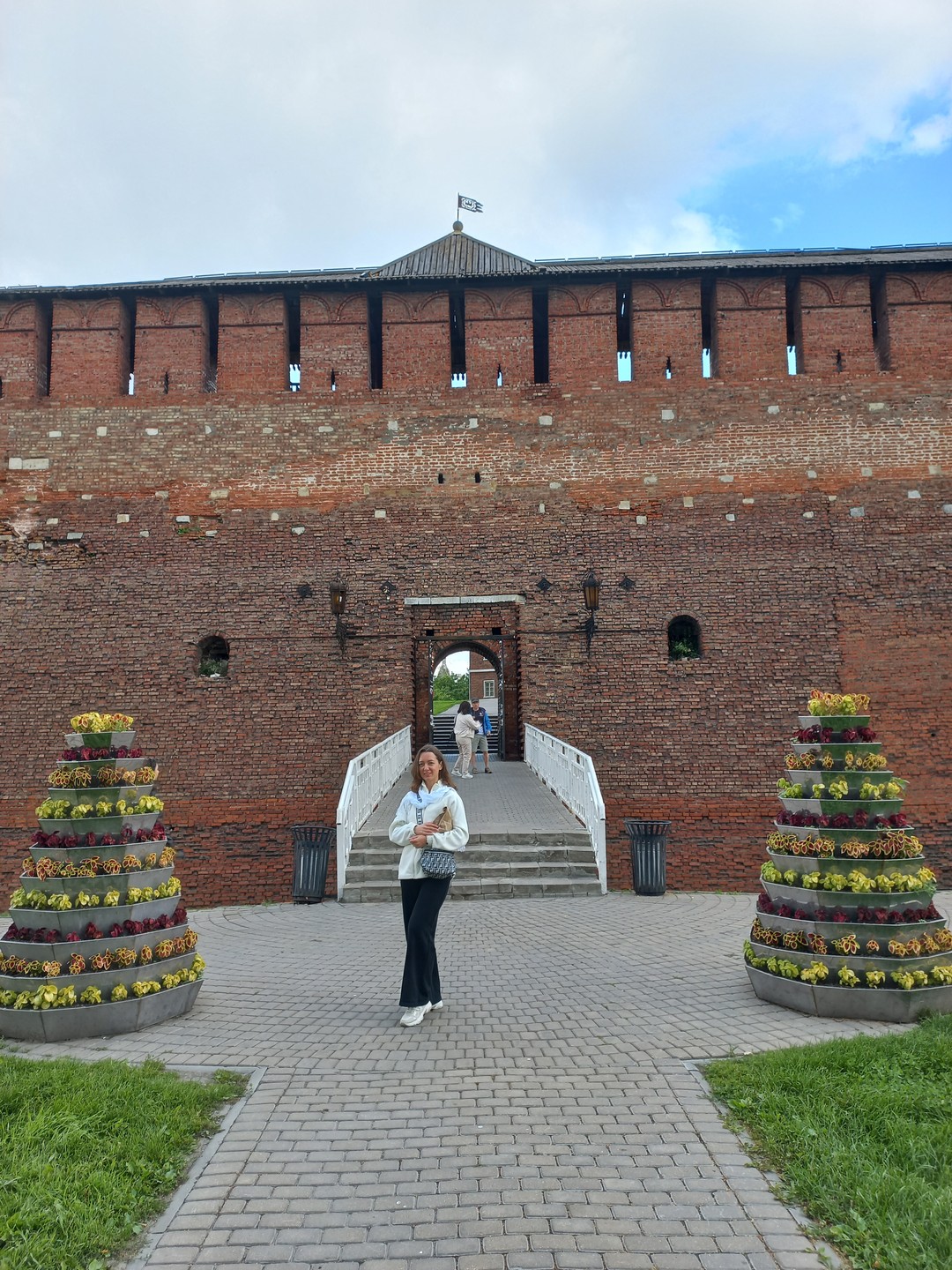 Благодарю Викторию за интересную экскурсию по Коломне. Очень подробно Виктория рассказывала про главные достопримечательности, подмечая интересные