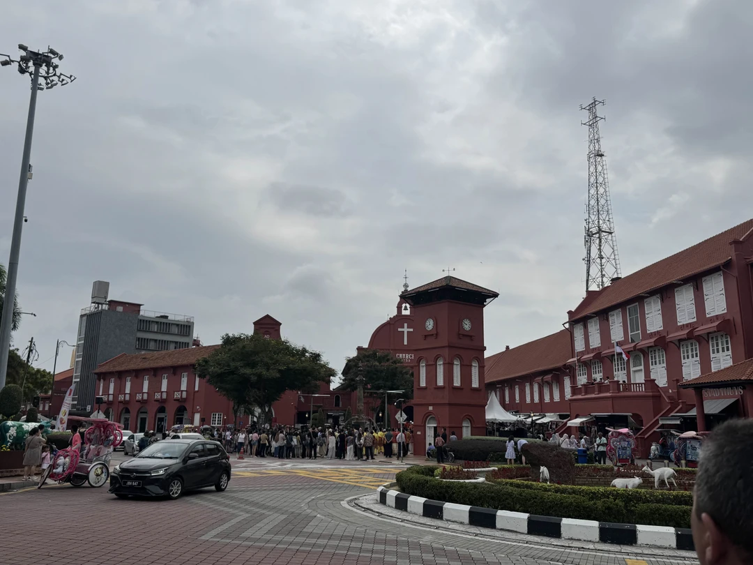 Всем очень рекомендую, обращайтесь к Юлии. Профессионально, приятно, интересно, вкусно, познавательно. Много исторических деталей, общей информации