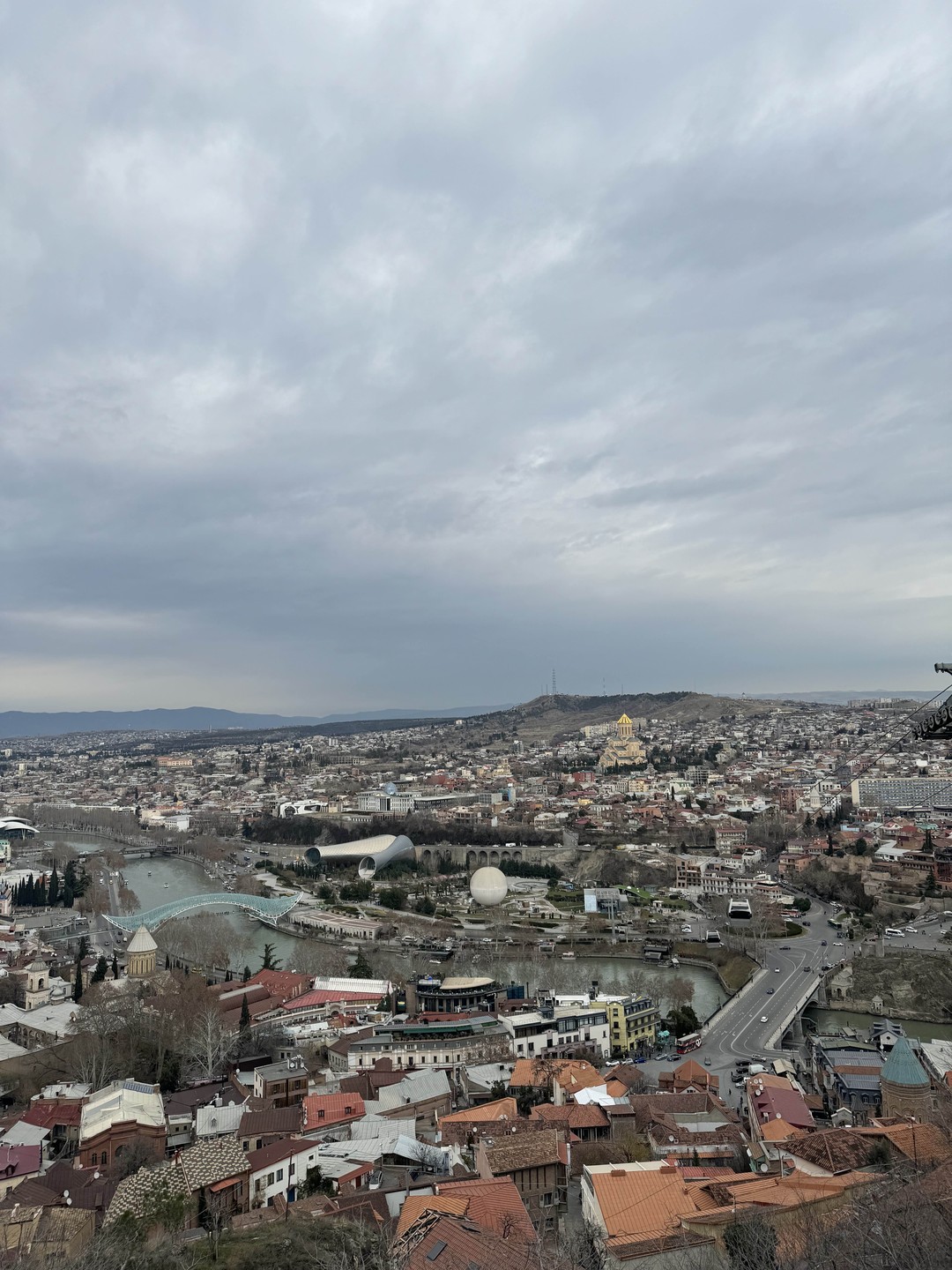 Добрый день! Хотела бы оставить отзыв о поездке в Тбилиси) Все прошло просто отлично! Гид Меружан