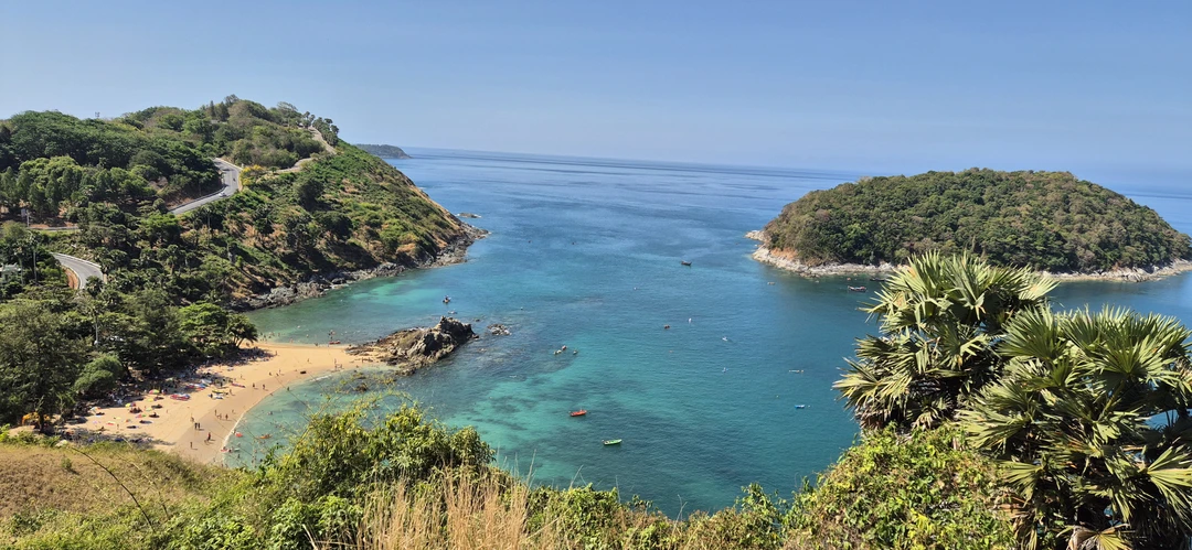 Реально лучшая экскурсия по острову! Виталий позитивный, светлый и открытый человек! Получили огромное удовольствие от общения