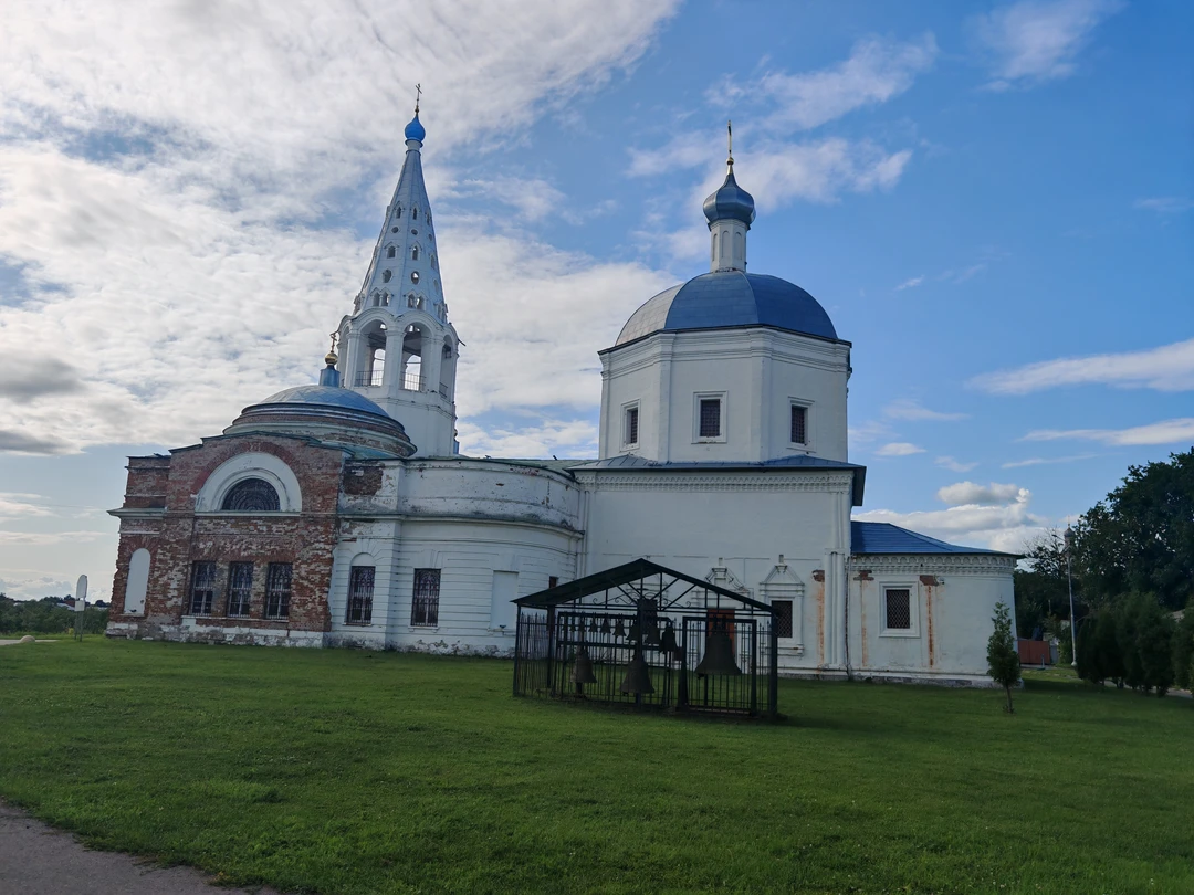 Прекрасный день. Посетили семьёй Серпухов в сопровождении Алины