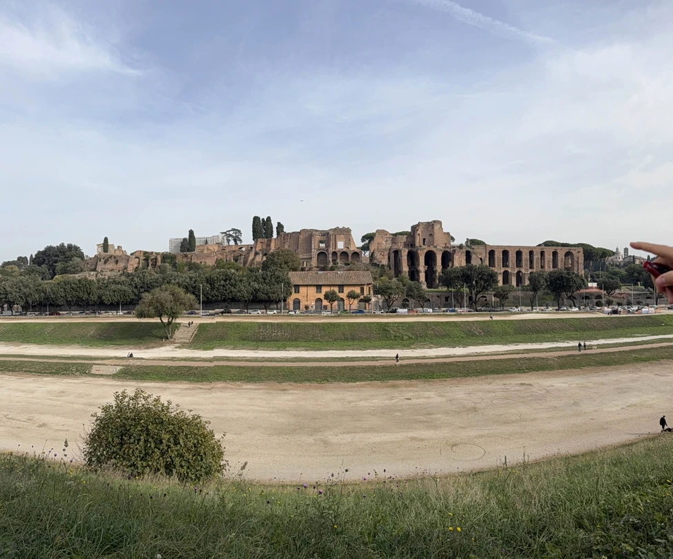 Экскурсия была замечательной! Прежде всего хочу отметить ответственность Елены, она пришла раньше на место встречи, прислала