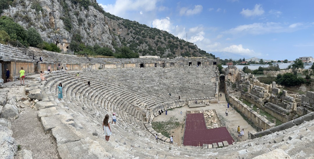 Экскурсия насыщенная, все понравилось! Гид Марина подробно рассказывала об истории Турции, церкви Николая Угодника, древнем городе