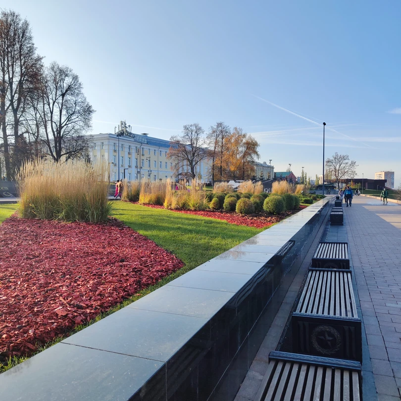 Нашим гидом был Николай. Ему удалось заинтересовать всех участников нашей разновозрастной группы. Николай рассказал об истории