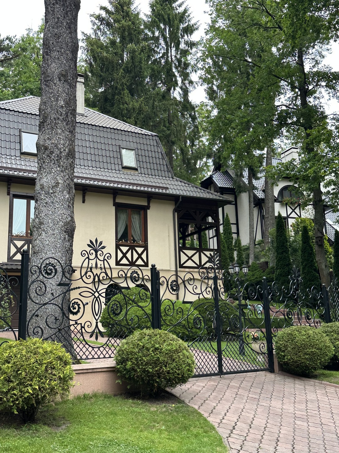 На втрой день после приезда в Светлогорск пошли на пешую прогулку-экскурсию с Анной! Все очень понравилось!