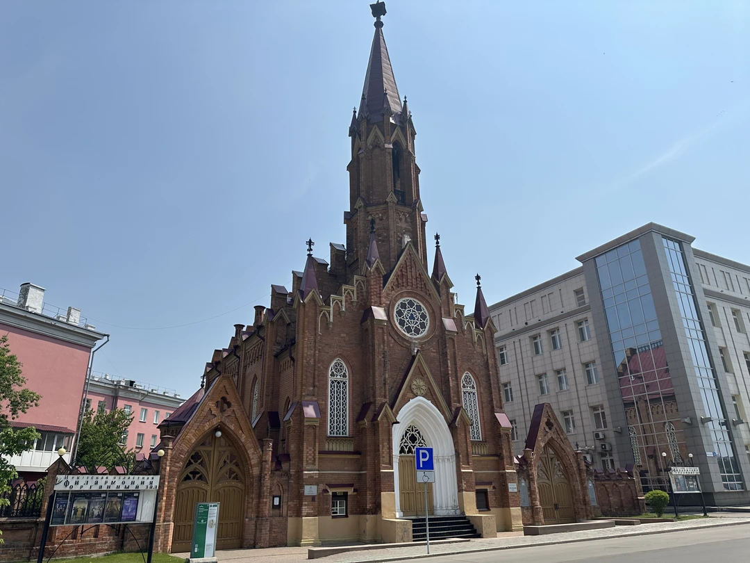 Экскурсия очень понравилась, Роман - замечательный рассказчик. Узнали историю города и его выдающихся жителей, много интересных деталей