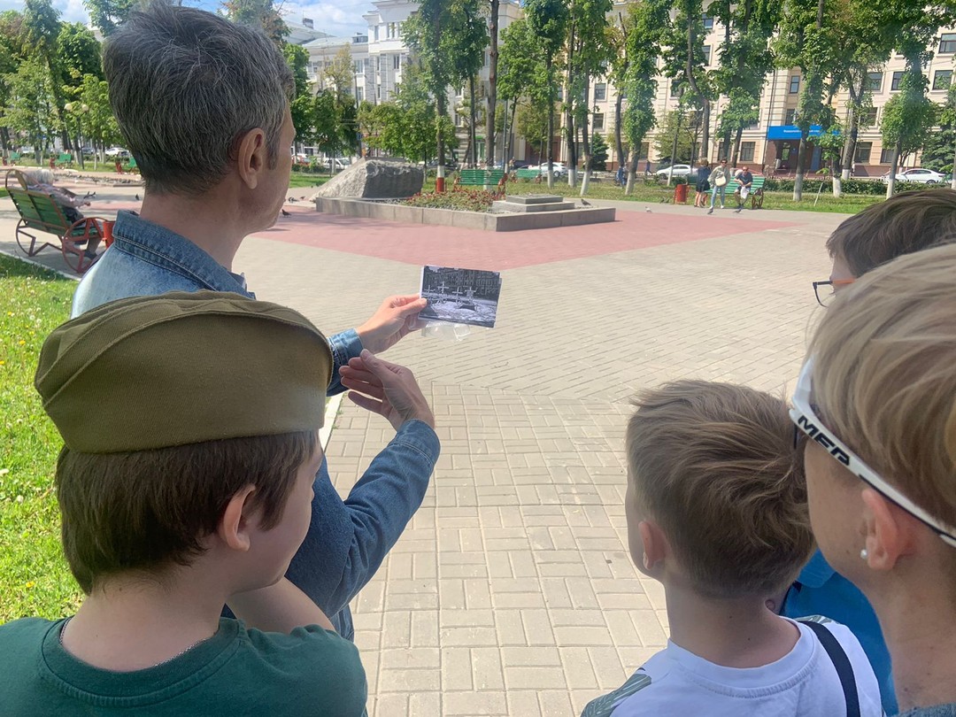 Мы провели удивительный день в сопровождении гида Андрея. Хотели детей привезти, только танки посмотреть, а получился