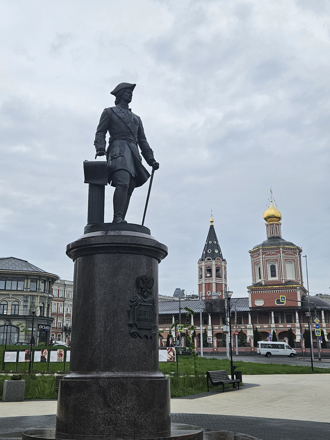 Экскурсия была познавательна и интересна. Михаил рассказал и показал нам Саратов разных периодов и объединил весь