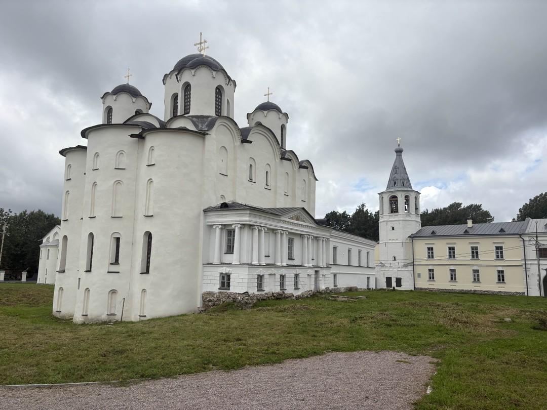Два центра Великого Новгорода: кремль и Ярославово дворище в мини-группе (Алексей)