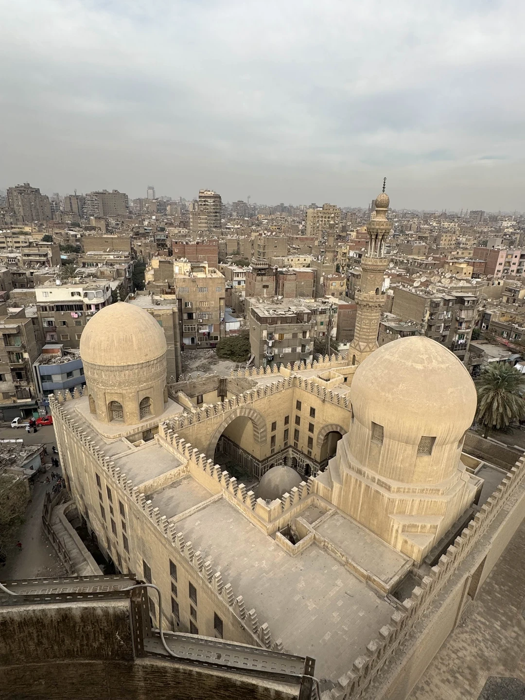 Ездили на 2 экскурсии с этими организаторами. Оба раза очень удачно. Гиды с отличным русским языком, все четко организовано. Спасибо!