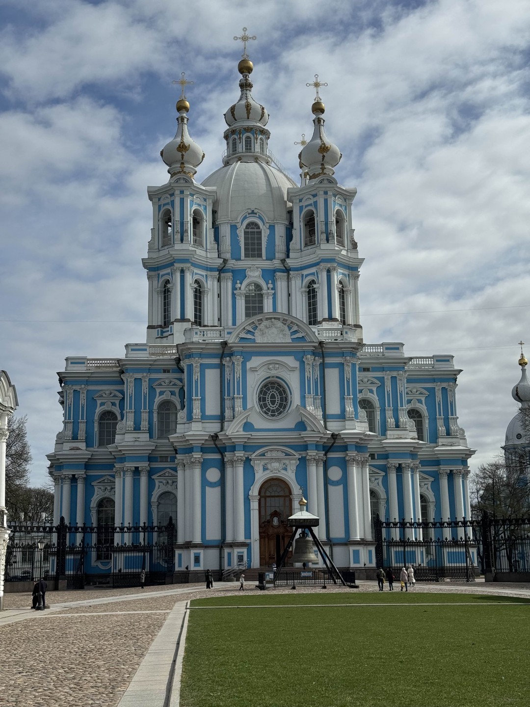 Смольный за 300 лет: от Смольного двора до убийства Кирова (Алексей)