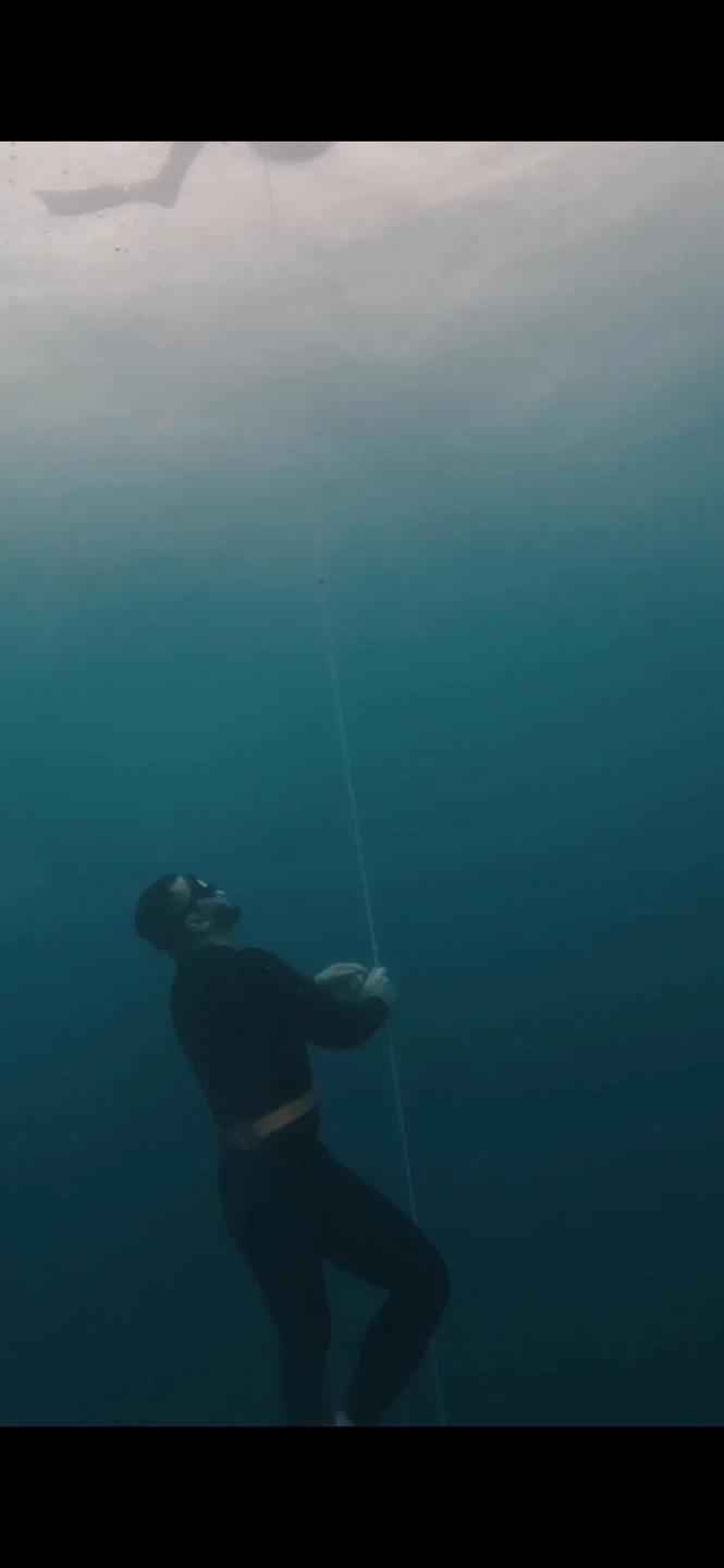 Прекрасное сопровождение в мир фридайвинга. Быстро, профессионально, чётко, понятно в общении, трансфере, инструктаже и самом погружении