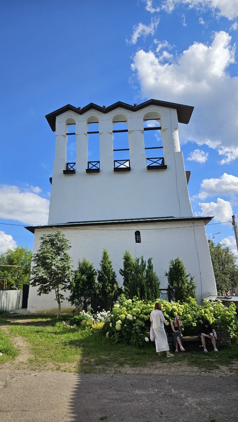 Отличная прогулка по Запсковью, гид Мария рассказывала бодро и увлекательно. Неожиданным и приятным бонусом стало посещение