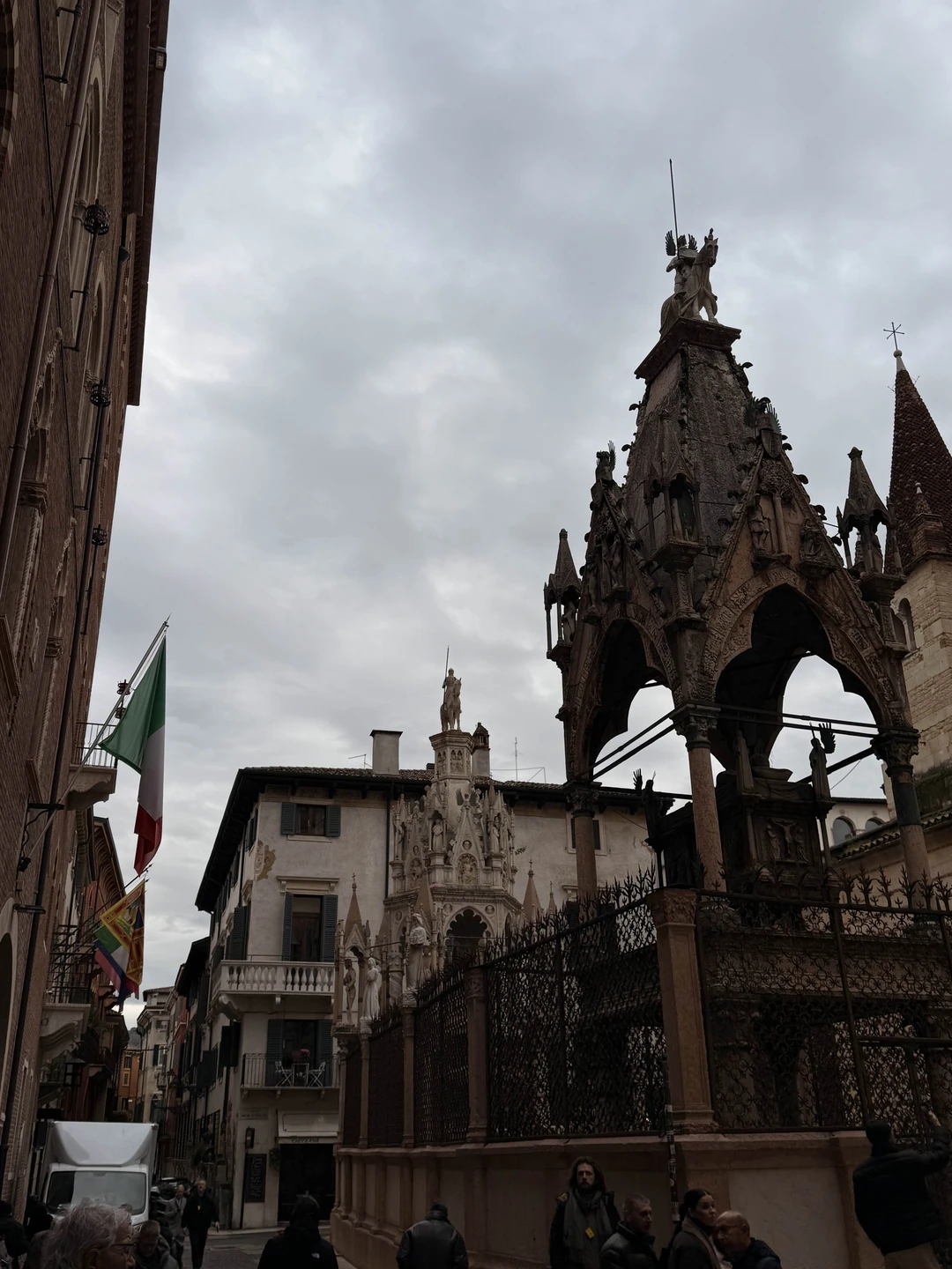 Наш визит в Верону превзошёл все ожидания — гид виртуозно раскрыл глубину города: его историю, яркие