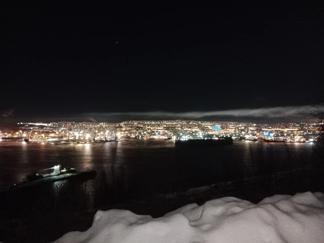 Все прошло отлично, поймали сияние, довольны и счастливы! Спасибо Леониду за путешествие, малолюдные локации и интересные рассказы