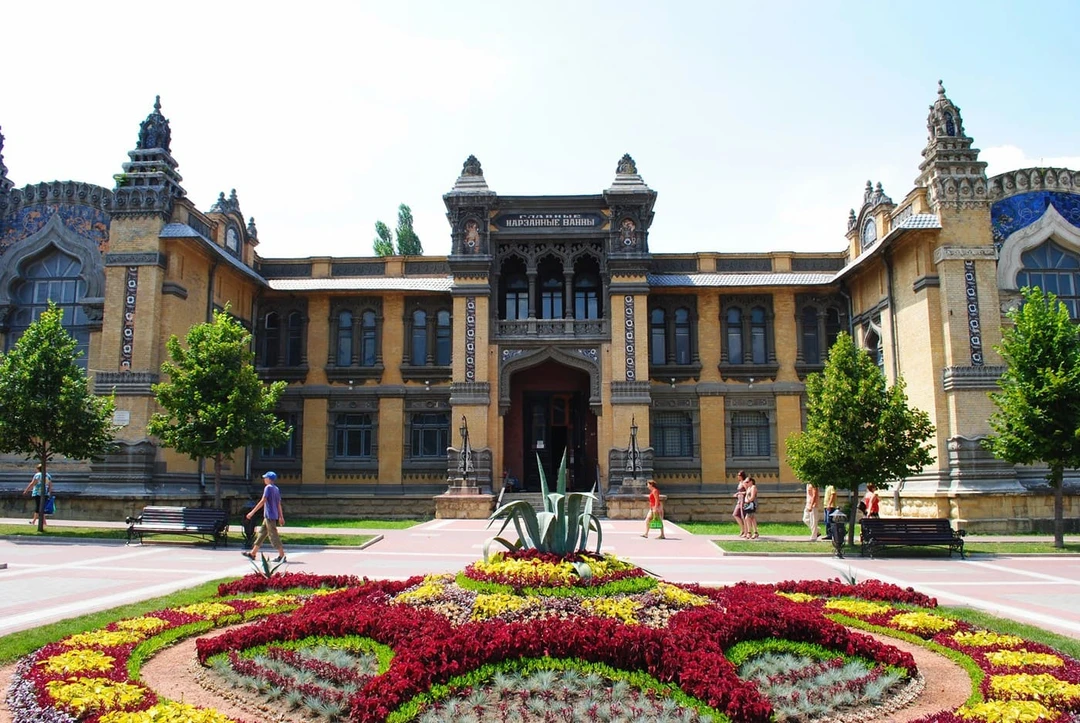 История создания Главных нарзанных ванн