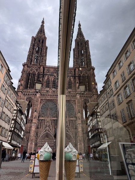 Большое спасибо Марине за прекрасную прогулку по Страсбургу! Марина интересно рассказала о городе, осветила наиболее важные