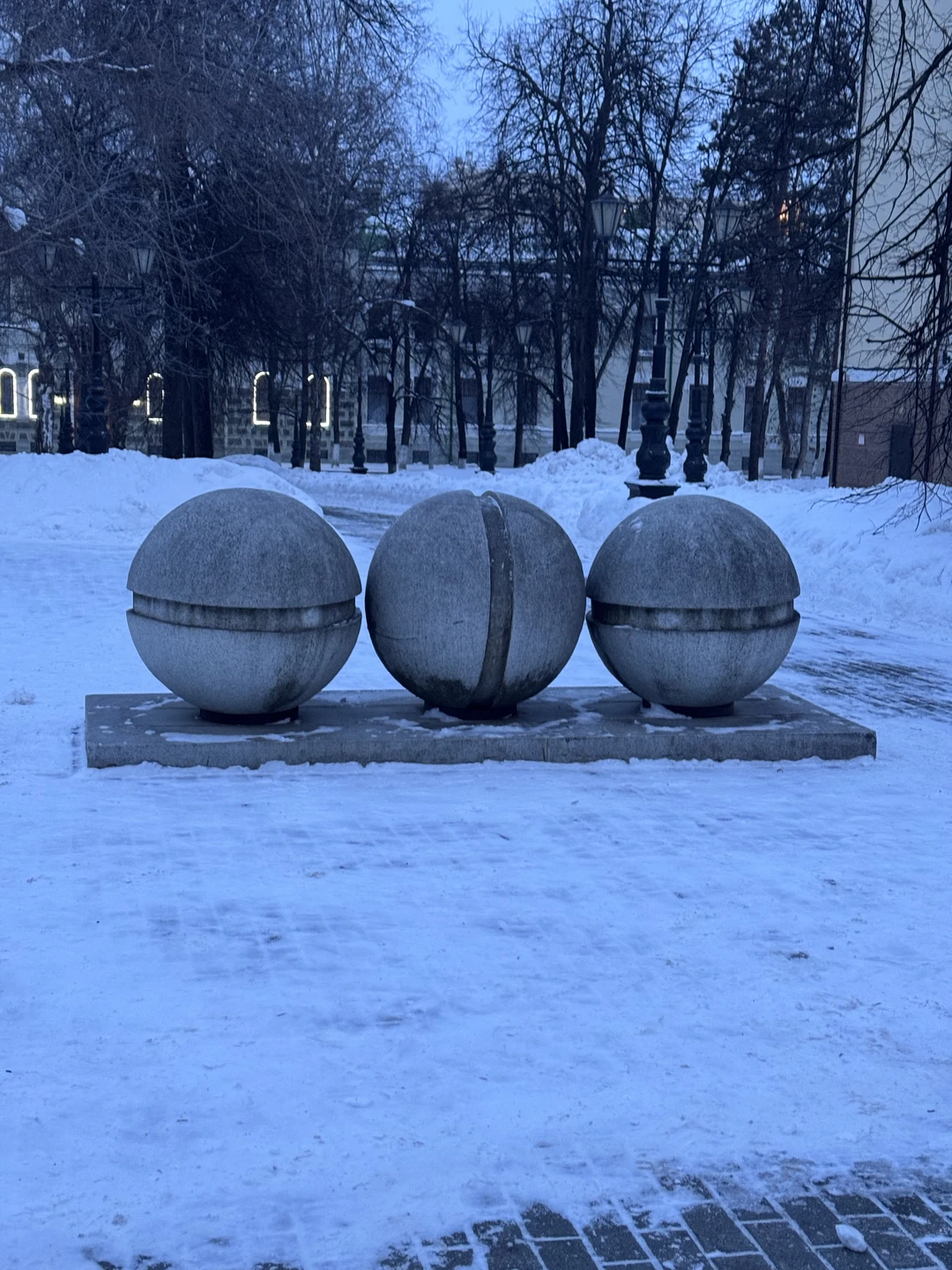 Необычная экскурсий в наушниках, в сопровождении прекрасной гостеприимной Ирины! Встретила, чаем напоила, шоколадом угостила, подарок подарила!