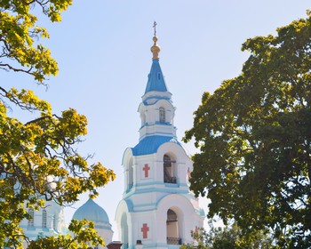 Экскурсии на выбор: водопады, Валаам, водная прогулка по шхерам и возвращение в Санкт-Петербург