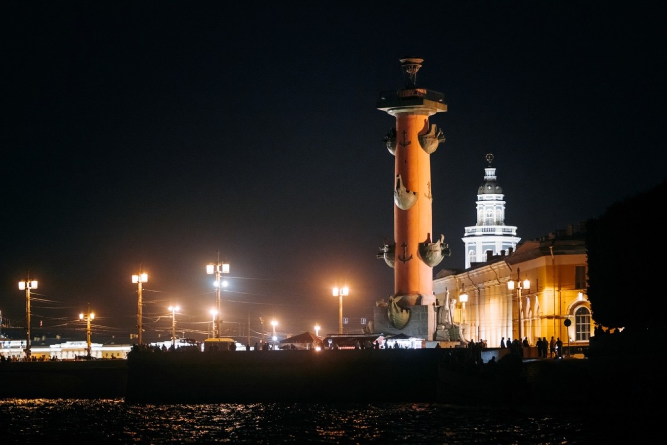 Ночная прогулка на катере к разводным мостам