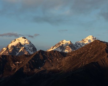 Осетинские башни, древний город Галиат, посёлок Верхний Згид