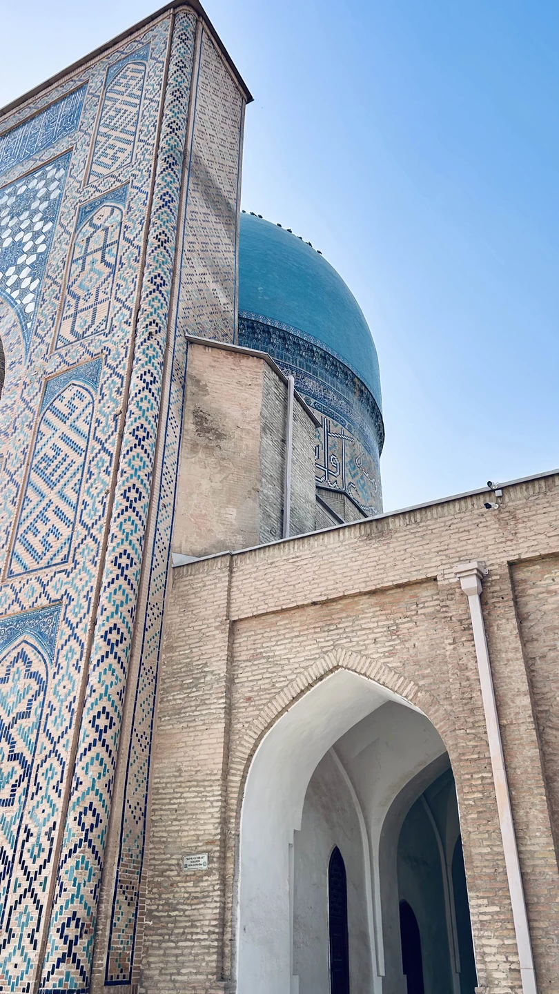 Все замечательно! Нам повезло с экскурсоводом (Сардор)!Рассказывал много и интересно, машиной управлял аккуратно, нигде не подгонял