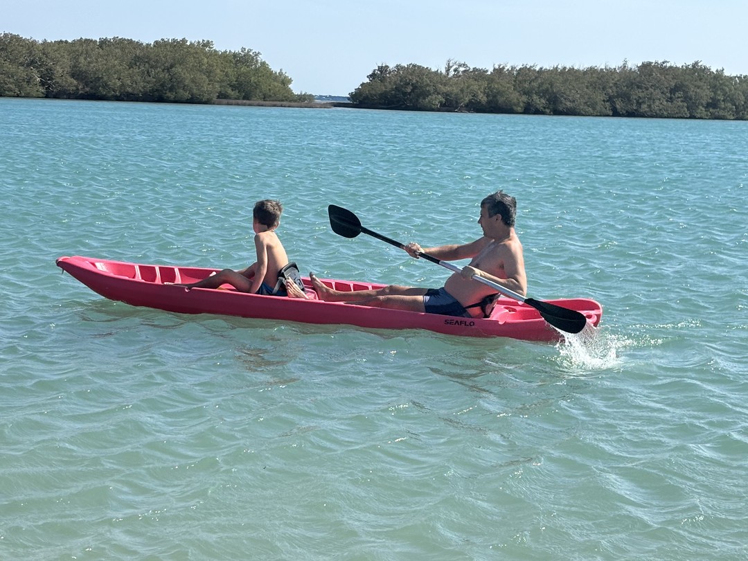 Отличная поездка в пустыню, где представляется возможность испробовать все возможные развлечения - от поездки на верблюде