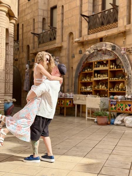 Хочу выразить огромную благодарность за прекрасную прогулку! Экскурсия была просто замечательной, мы узнали массу интересного о