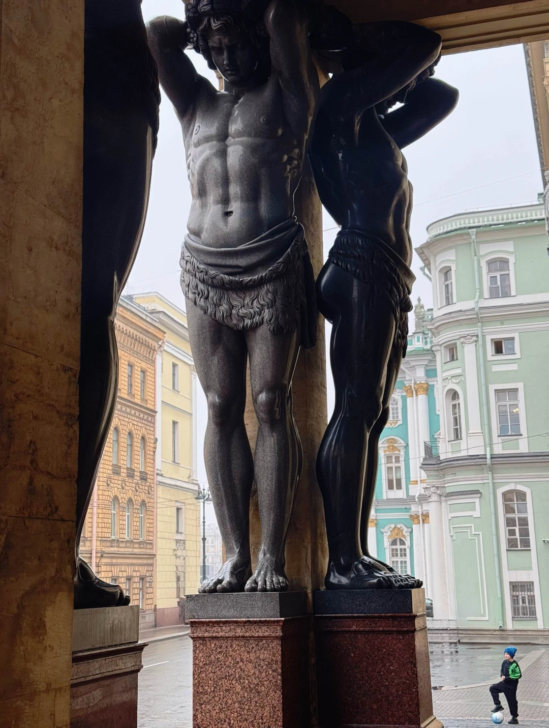 Прекрасная экскурсия. Чудесным образом экскурсия оказалась персональной. Даже кратковременный дождь ничуть не омрачил прогулки. 2 часа