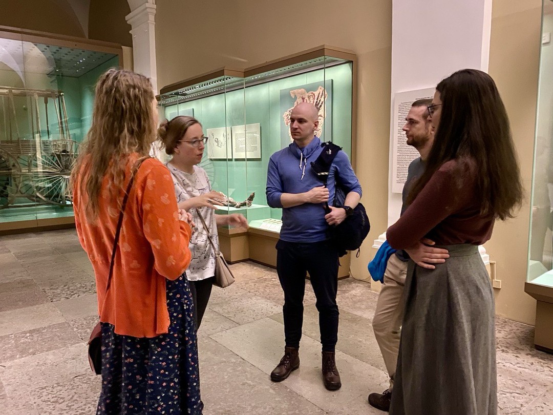 Мария проводила для нас праздничную археологическую экскурсию по Эрмитажу в честь моего дня рождения, и это были прекрасные часы!