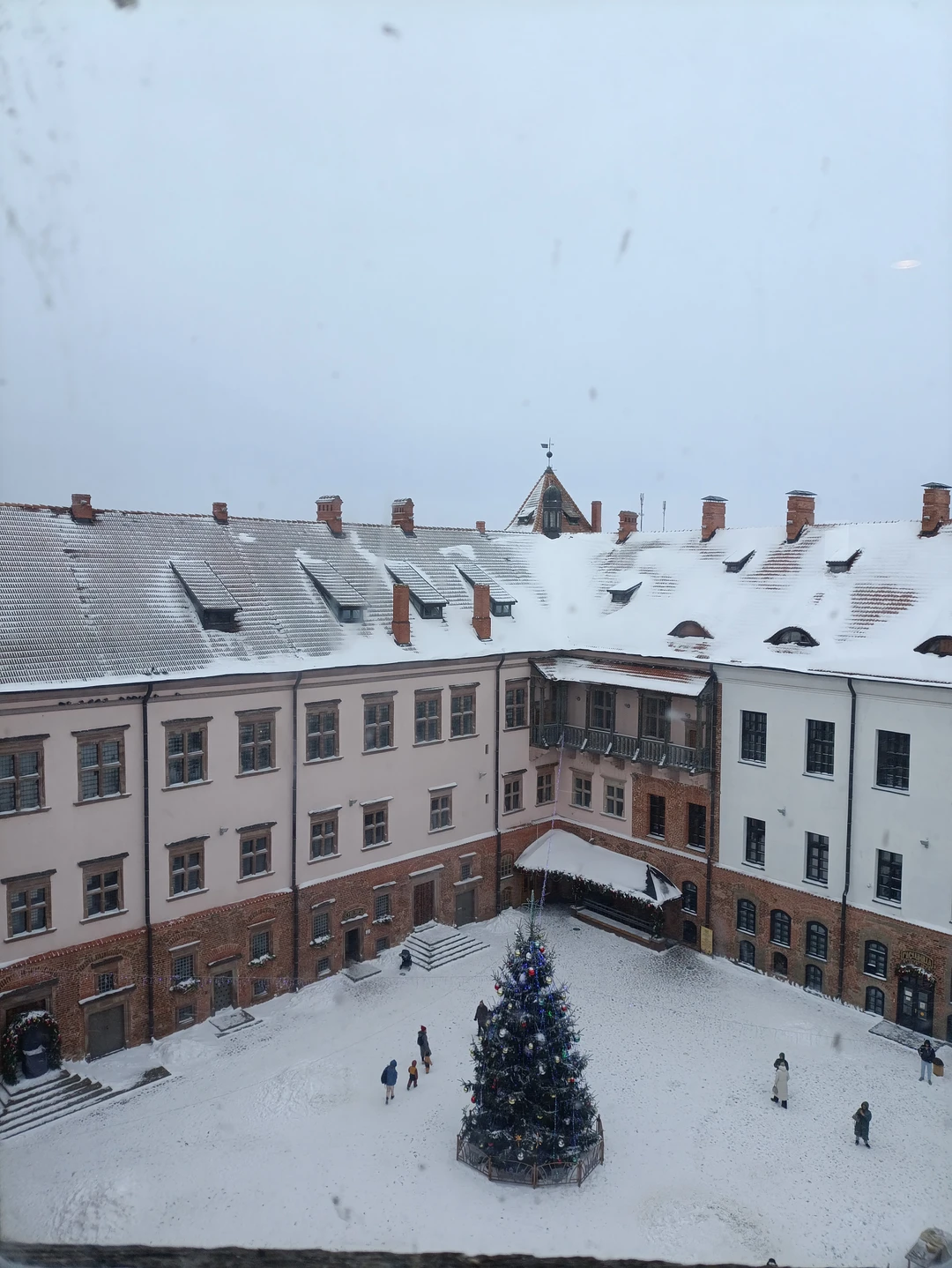 Трансфер из Минска или аэропорта в Несвижский и Мирский замки и обратно (Ирина)