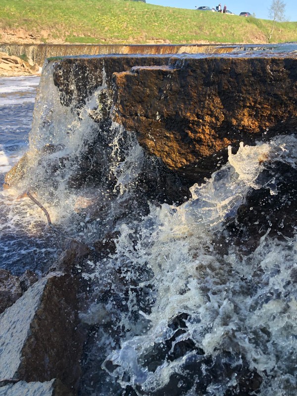 Фото к экскурсии В Саблинские пещеры и к Тосненскому водопаду из Петербурга (всё включено)