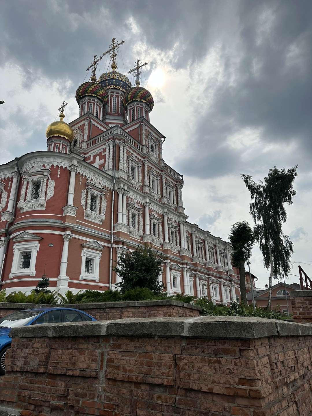 Прекрасное сочетание речной и пешеходной прогулки. Олег интересно рассказал историю и современную жизнь города. Очень отзывчиво