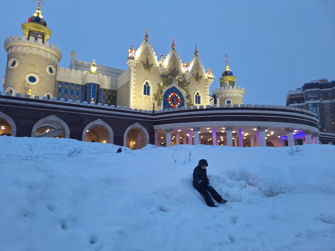 Большое спасибо Руфату за экскурсию! Нам очень понравилось всё: объем и полнота информации, лёгкость в общении,
