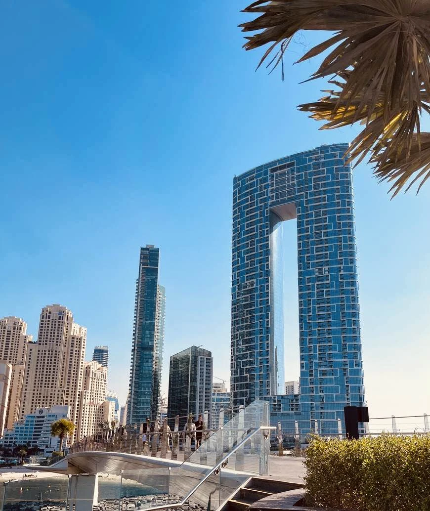 Обзорную экскурсию нам проводил Азам. Заранее согласовали маршрут. Спокойно посмотрели интересующие нас локации. Организатор Шухрат помог