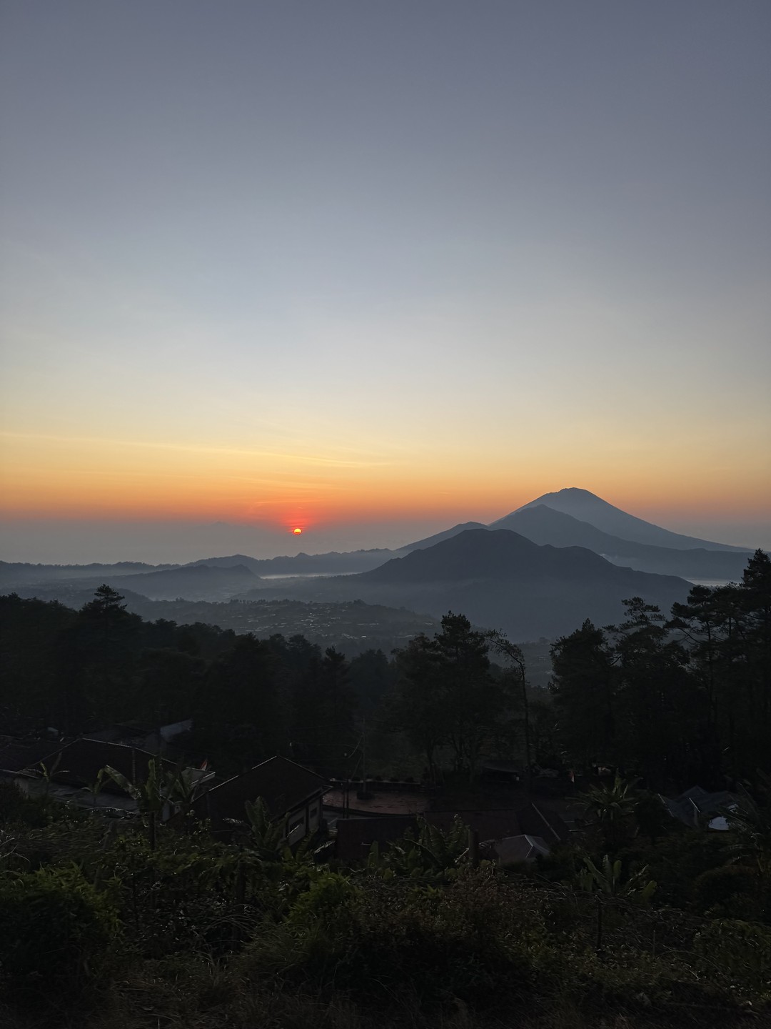 Экскурсия оставила самые приятные впечатления. Отлично продуман маршрут, в каждой локации есть своя фишка (атмосферный завтрак