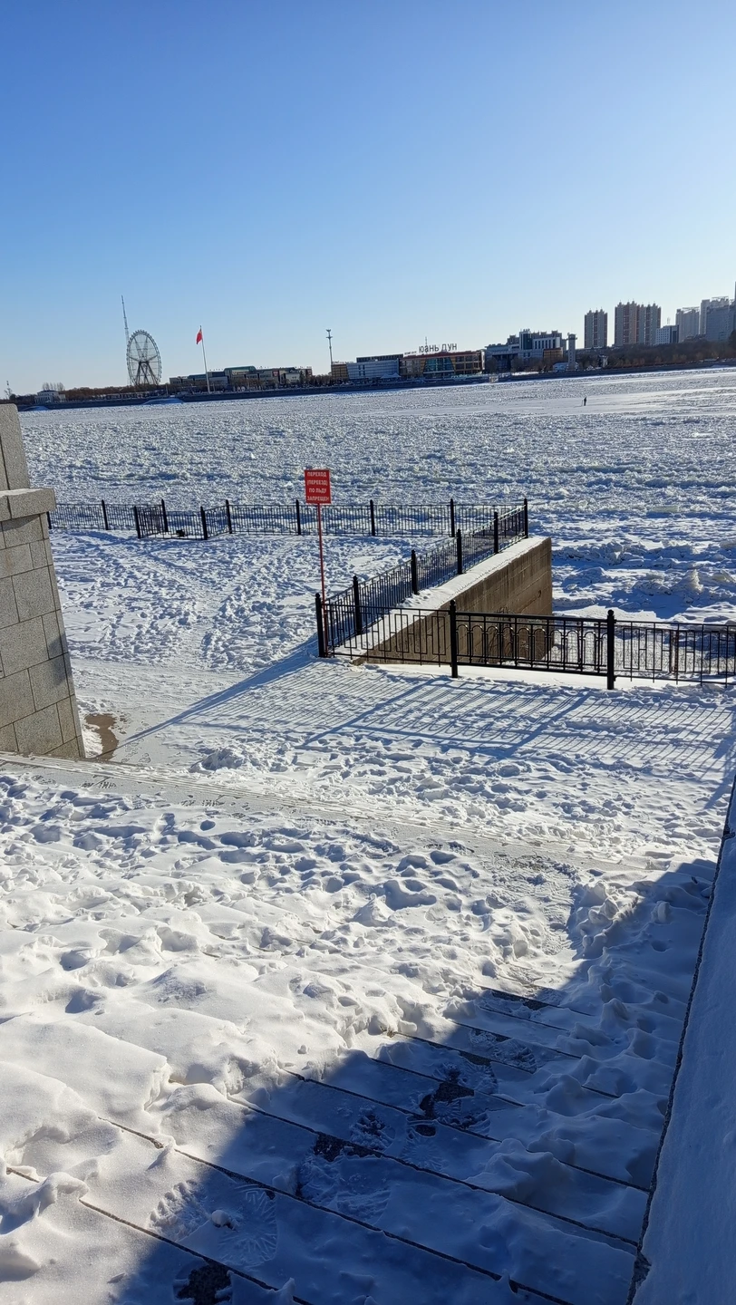 Отличная экскурсия для знакомства с городом, Данил - очень увлечённый рассказчик, старожил и краевед, который подкупит