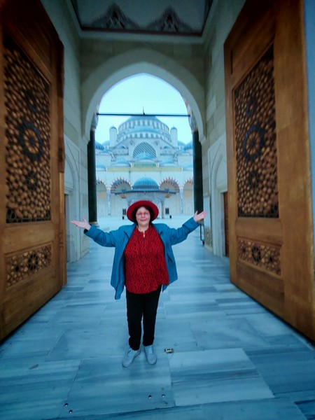 Прекрасное приключение!!! Гид Инга очень знающий, очень много рассказала, отвечала на все вопросы. Показала мне за