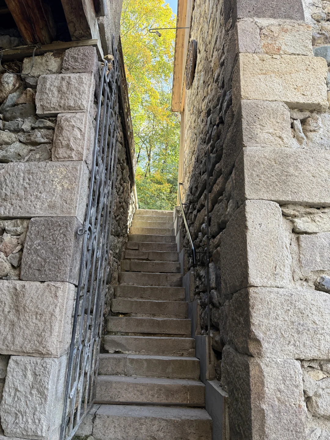 Благодарю за погружение в историю. Гид Николай провел экскурсию на одном дыхании. Настоящее путешествие во времени