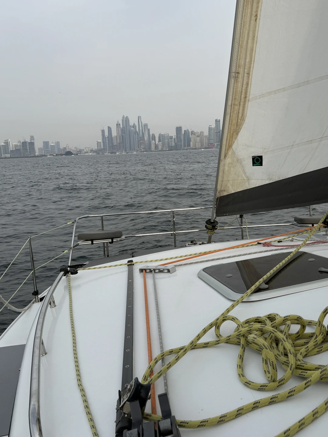 Сегодня забронировала и сразу получила информацию о встречи, организатор был на связи до встречи на причале