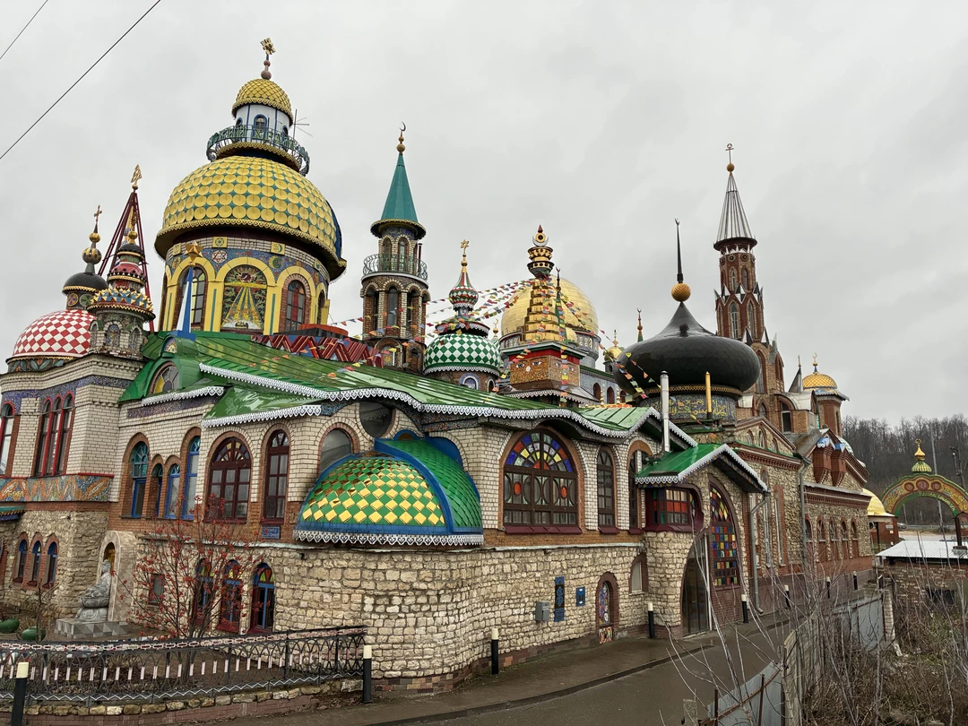 Культовые места Казани: Вселенский храм, Раифа и Свияжск (Любовь)