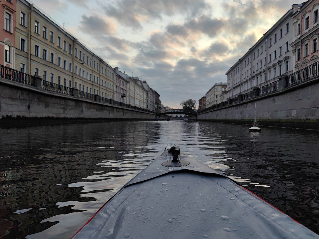 Рассвет в центре Петербурга на байдарке (Диана)