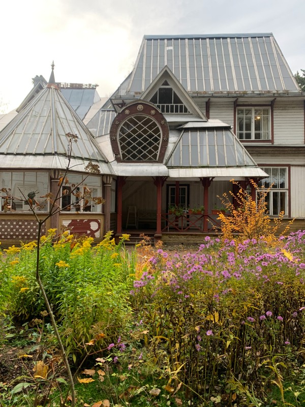 Сестрорецк, Комарово, «Пенаты»: дачная жизнь 20 века