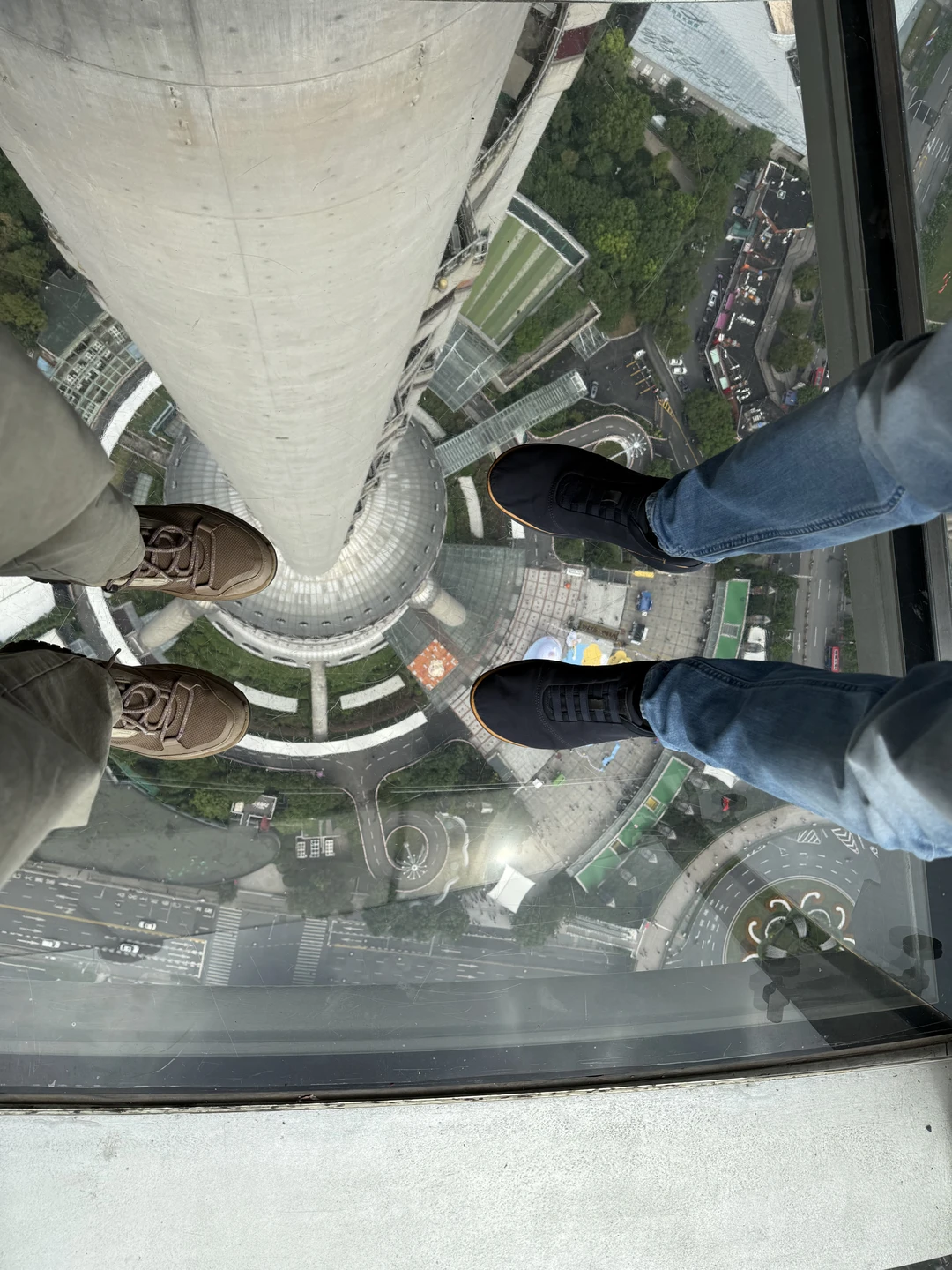 У нас гидом была Женя. Очень хорошо всё нам рассказывала на хорошем русском языке. Мы не